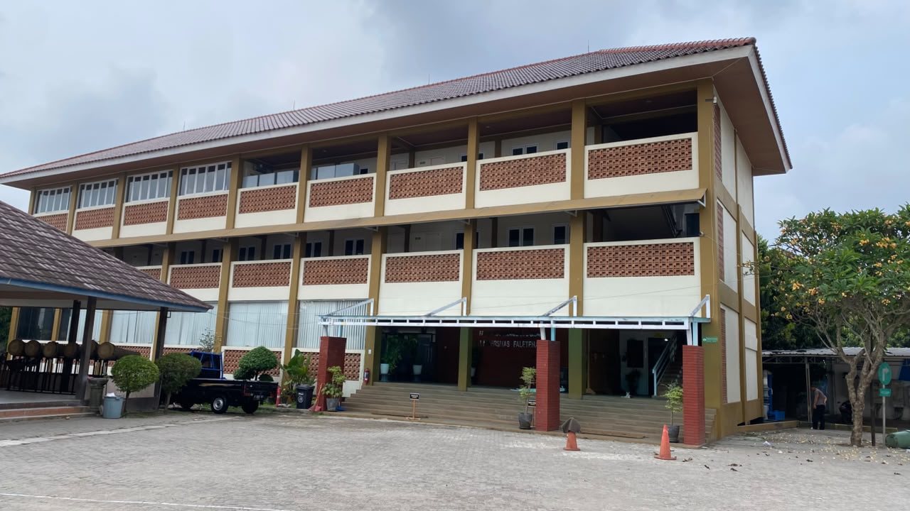 Gedung Fakultas Humaniora dan Bisnis Universitas Faletehan